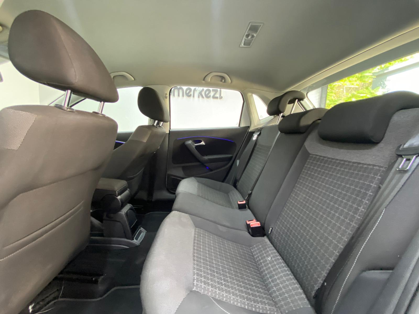 VOLKSWAGEN POLO 21